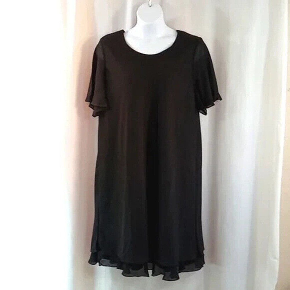 Dress Savvy New York size pit to pit 26 inches Length 44.5 inches black dress *